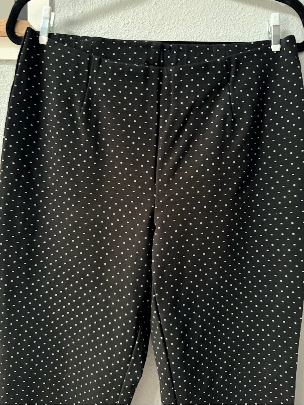 J. Jill Black & White Polka Dot Ponte Slim Leg Pants Size Medium - Picture 3 of 12